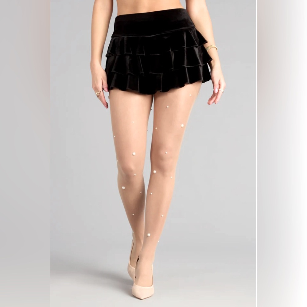 NWT Windsor Black Velvet Skort